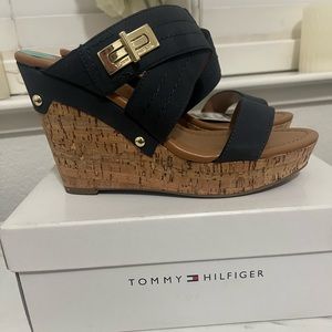 Navy blue strapped wedges